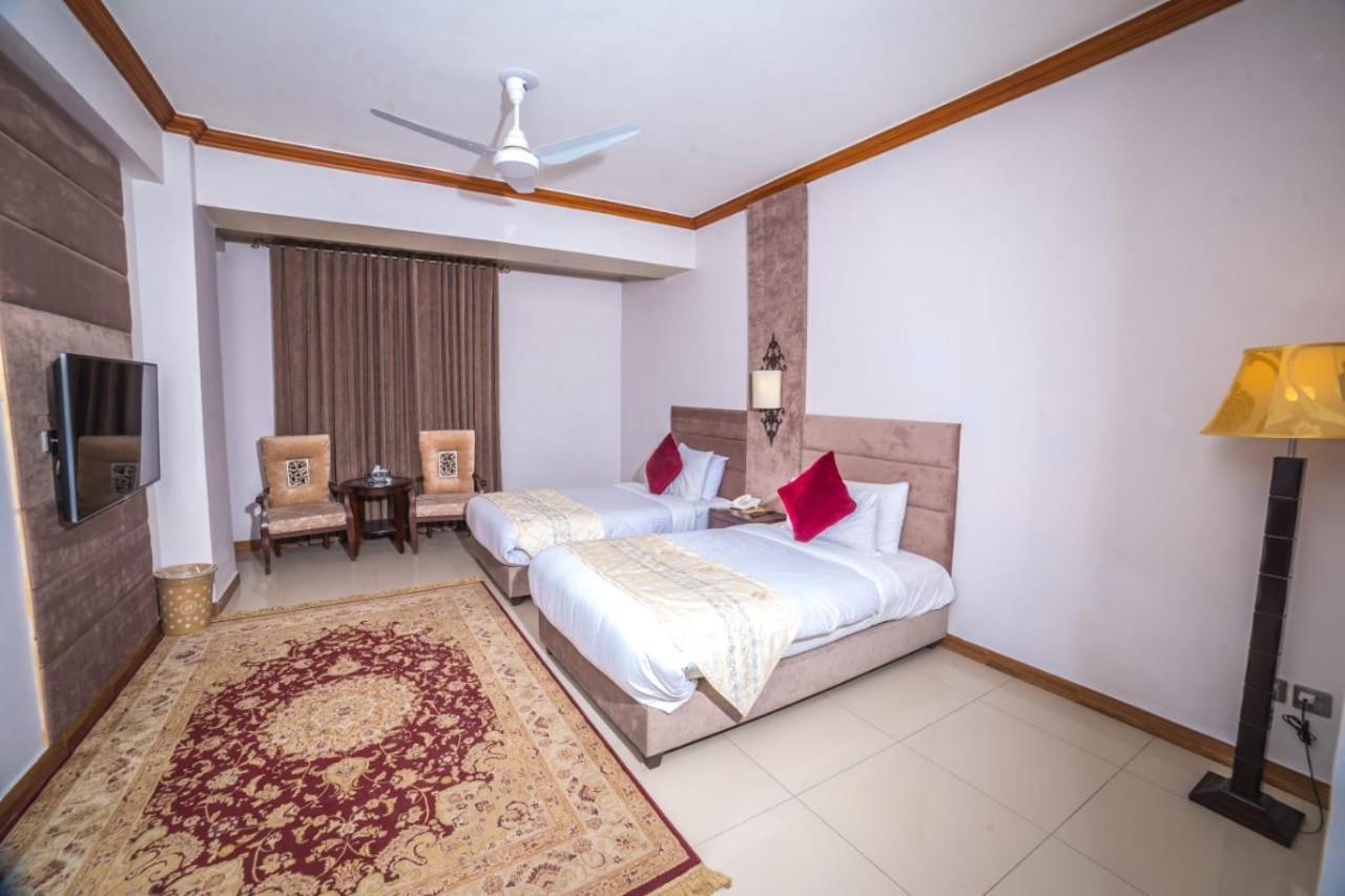 Shelton'S Rezidor Hotel Peshawar Exterior foto